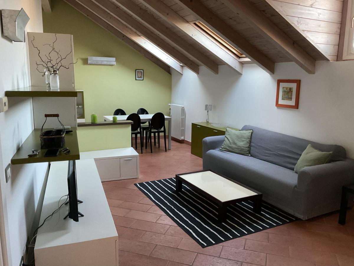 Mansarda Nel Cuore Di Novi โนวีลิกูเร ภายนอก รูปภาพ